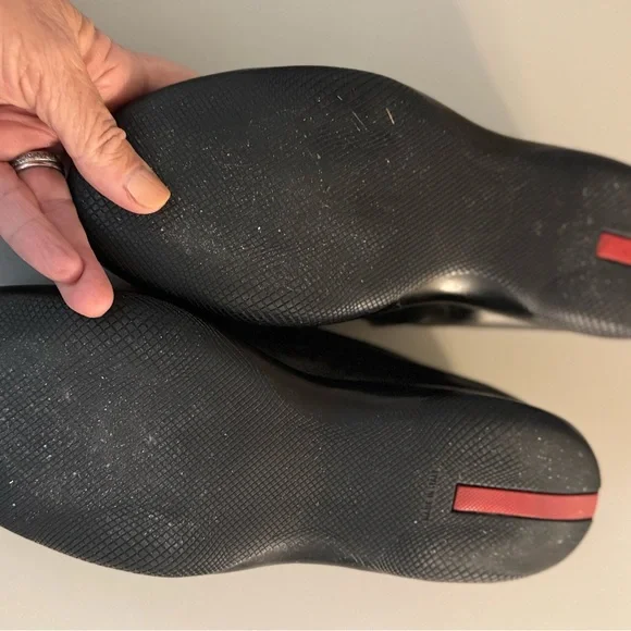 Prada Women’s Black Soft Leather Loafers - Size 40. Barely Worn. - Picture 4 of 9